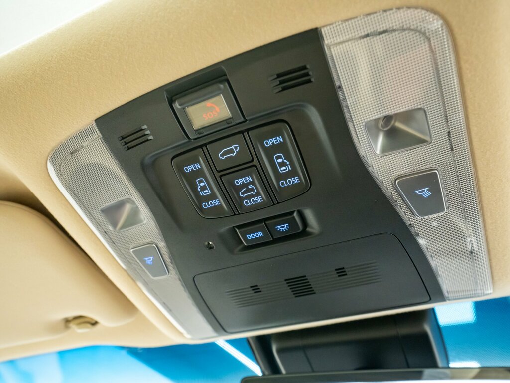 Toyota Alphard 2022 22 Gold #45