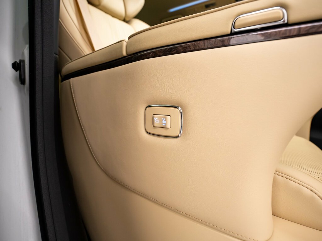 Toyota Alphard 2022 22 Gold #60