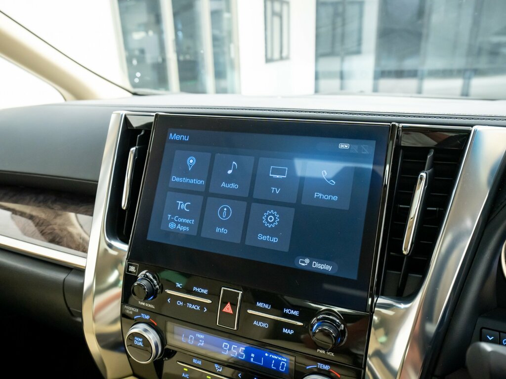 Toyota Alphard 2022 22 Gold #47