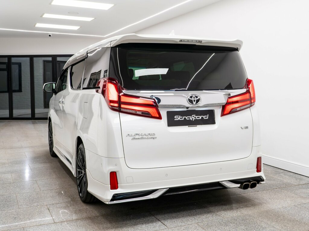 Toyota Alphard 2022 22 Gold #4