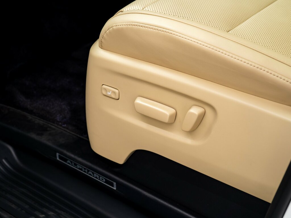 Toyota Alphard 2022 22 Gold #25