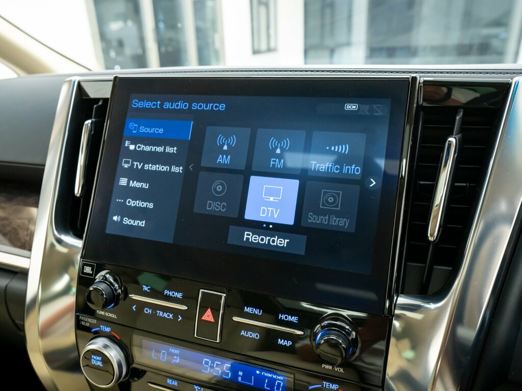 Toyota Alphard 2022 22 Gold #49