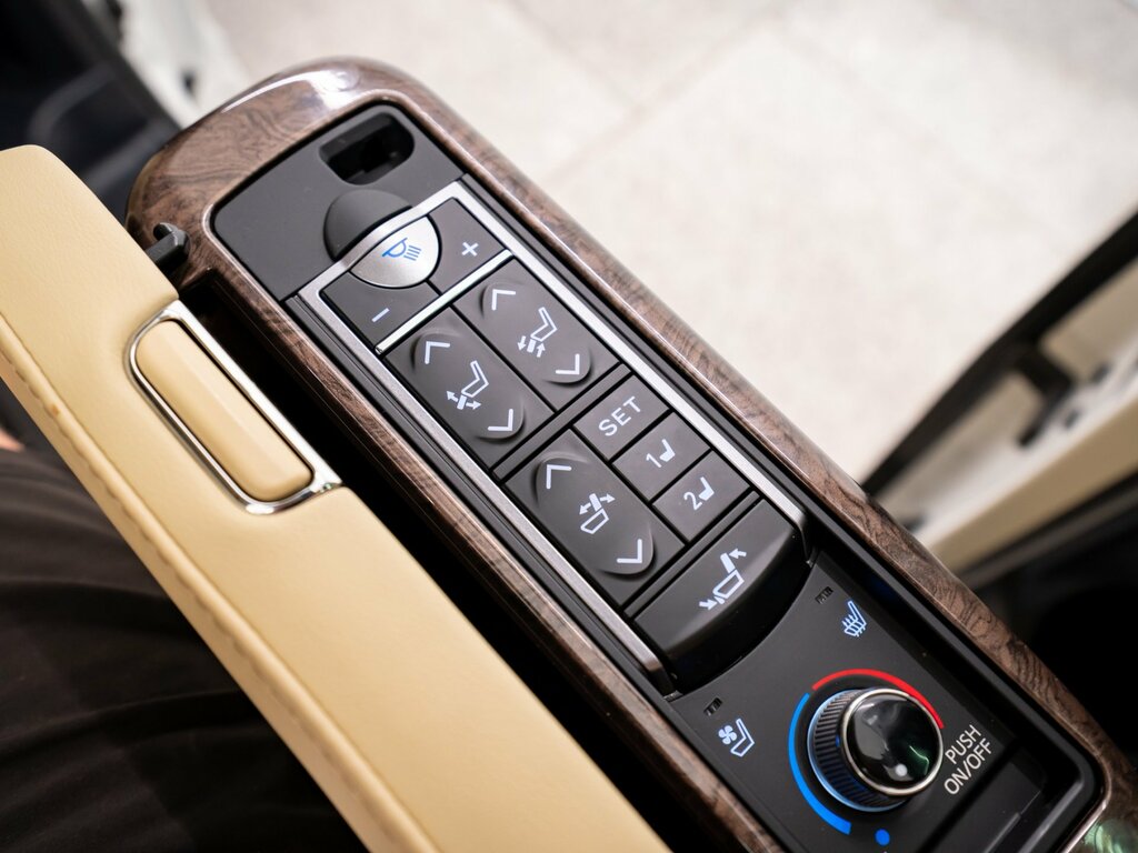 Toyota Alphard 2022 22 Gold #64