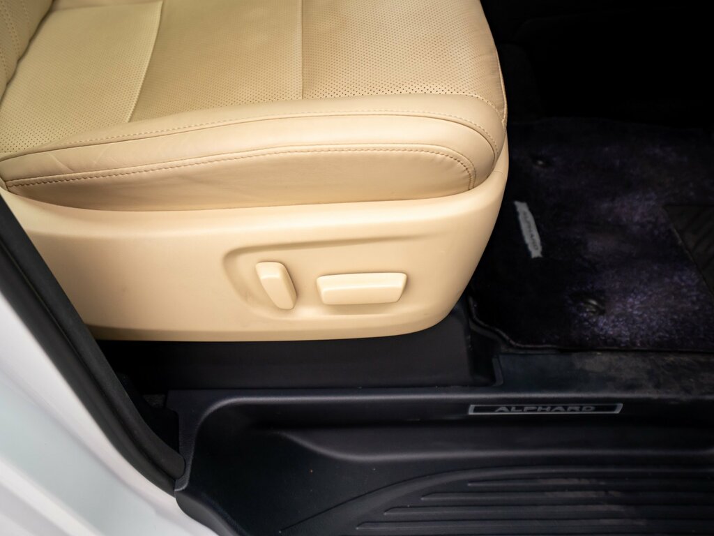 Toyota Alphard 2022 22 Gold #30