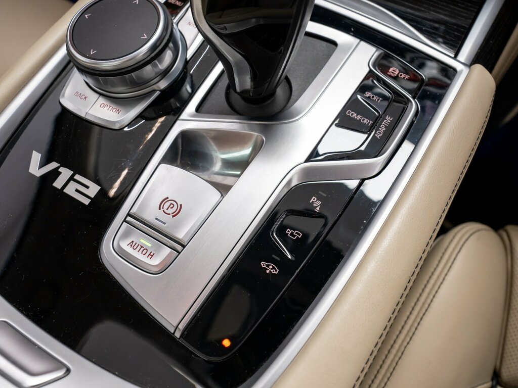 BMW 7 Series Saloon 2.0 Black #39