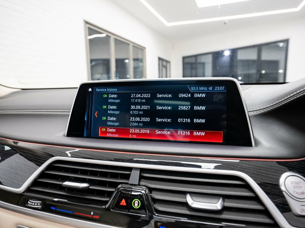 BMW 7 Series Saloon 2.0 Black #47