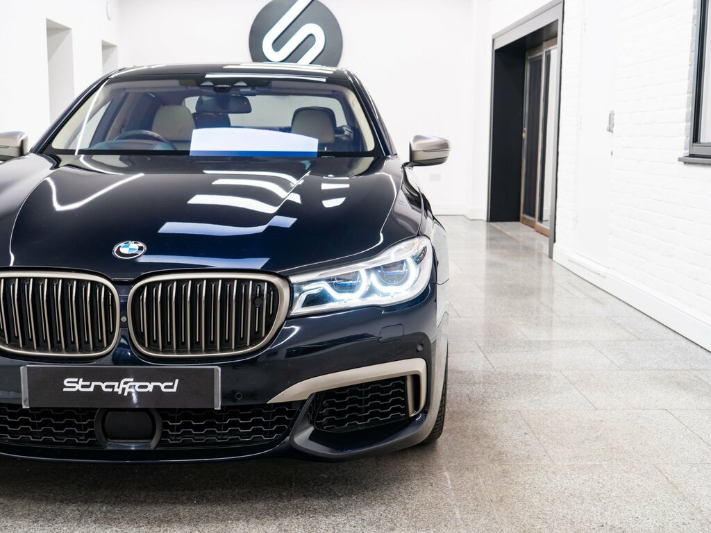 BMW 7 Series Saloon 2.0 Black #19