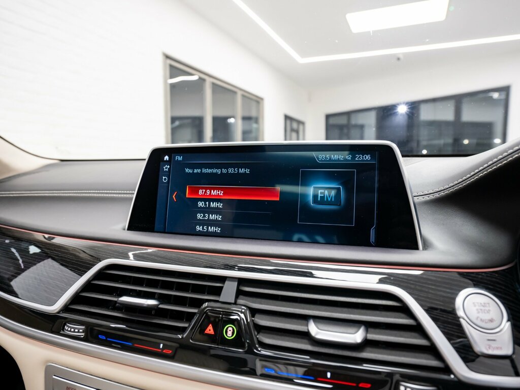 BMW 7 Series Saloon 2.0 Black #42