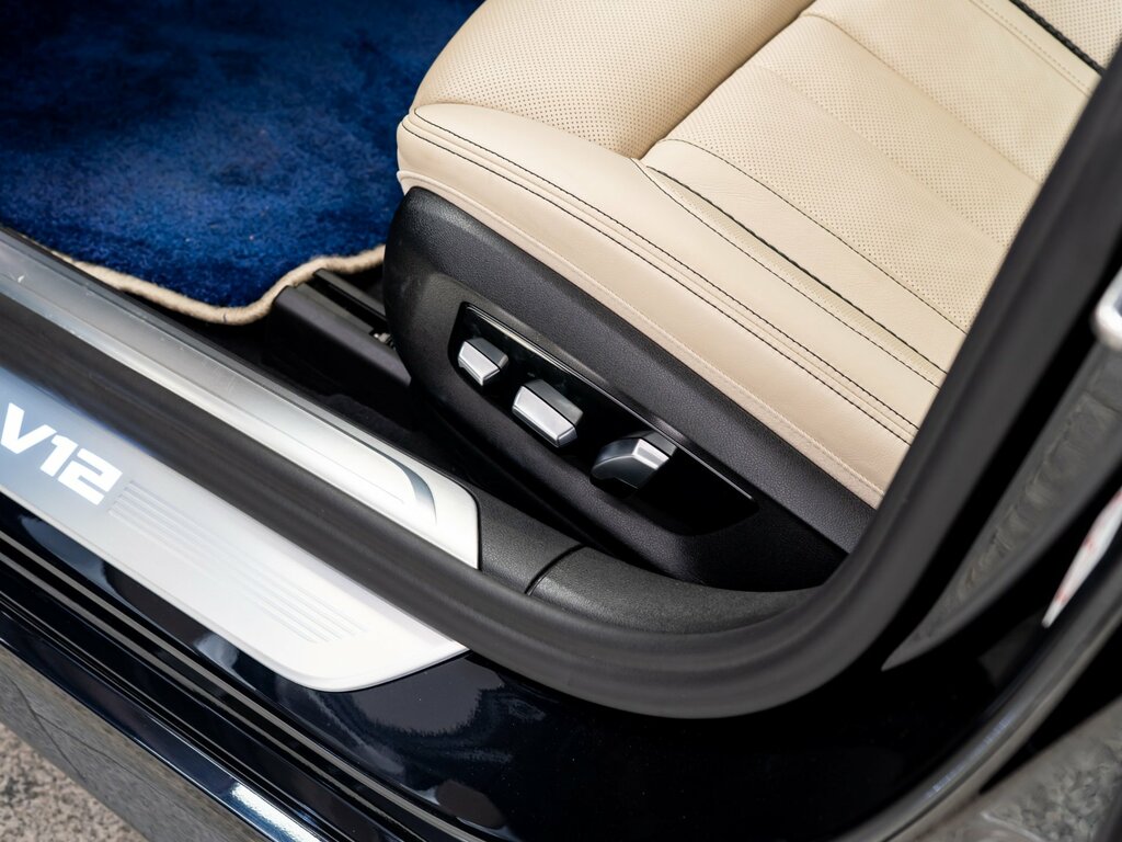 BMW 7 Series Saloon 2.0 Black #24