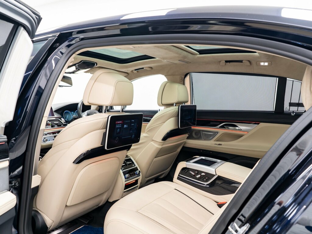 BMW 7 Series Saloon 2.0 Black #7