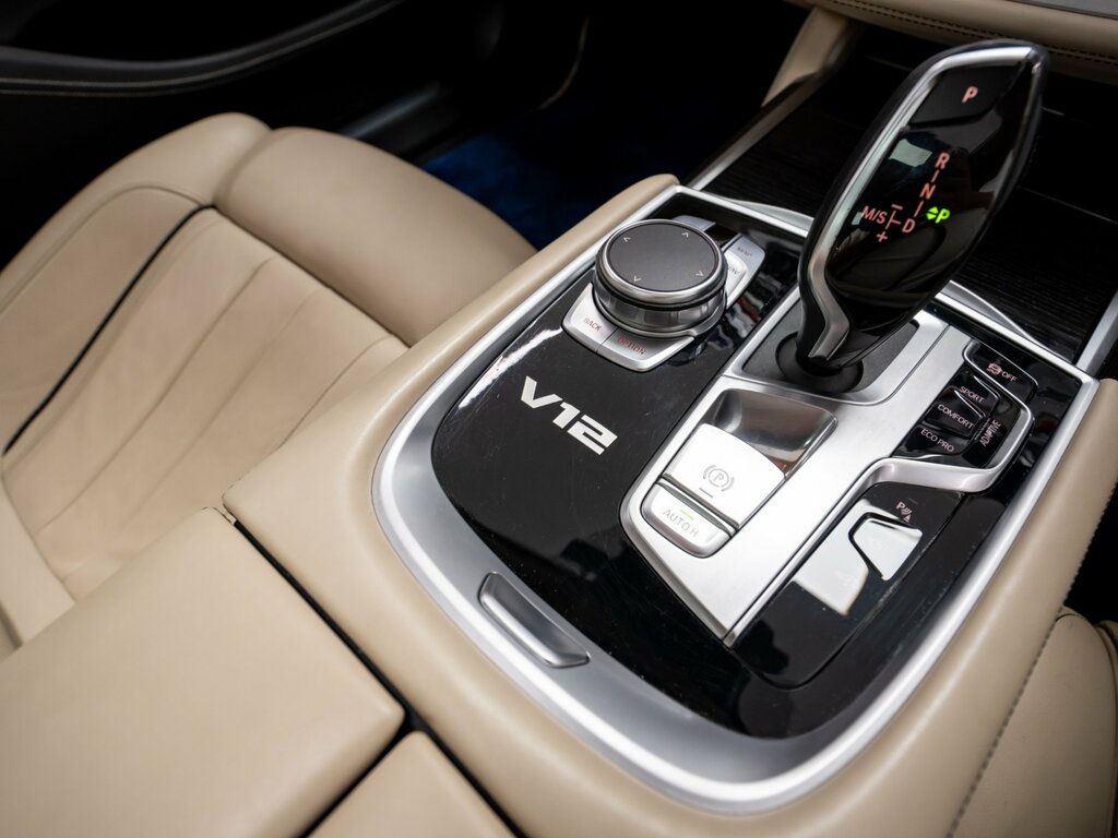 BMW 7 Series Saloon 2.0 Black #36