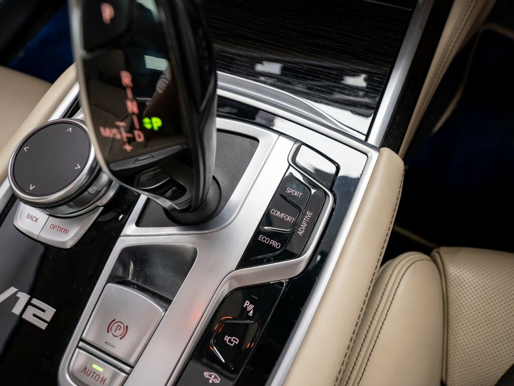 BMW 7 Series Saloon 2.0 Black #38