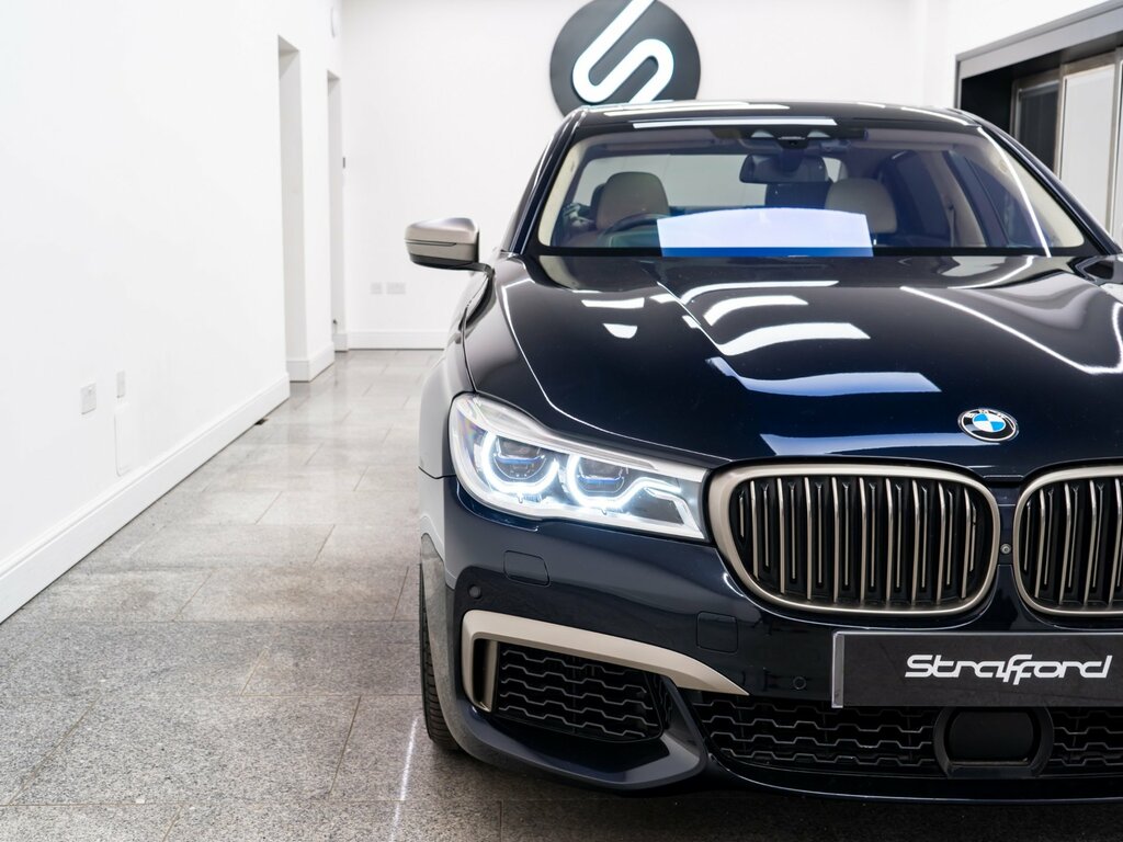 BMW 7 Series Saloon 2.0 Black #18