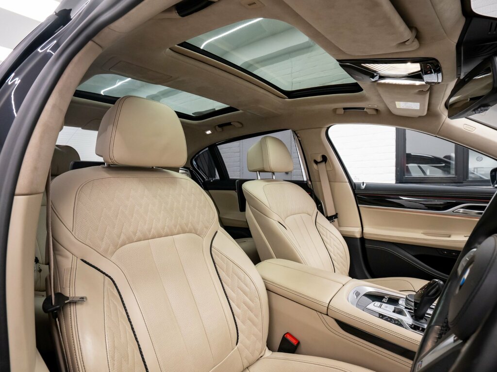 BMW 7 Series Saloon 2.0 Black #9