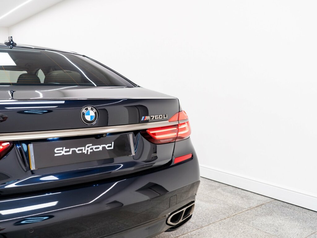BMW 7 Series Saloon 2.0 Black #16