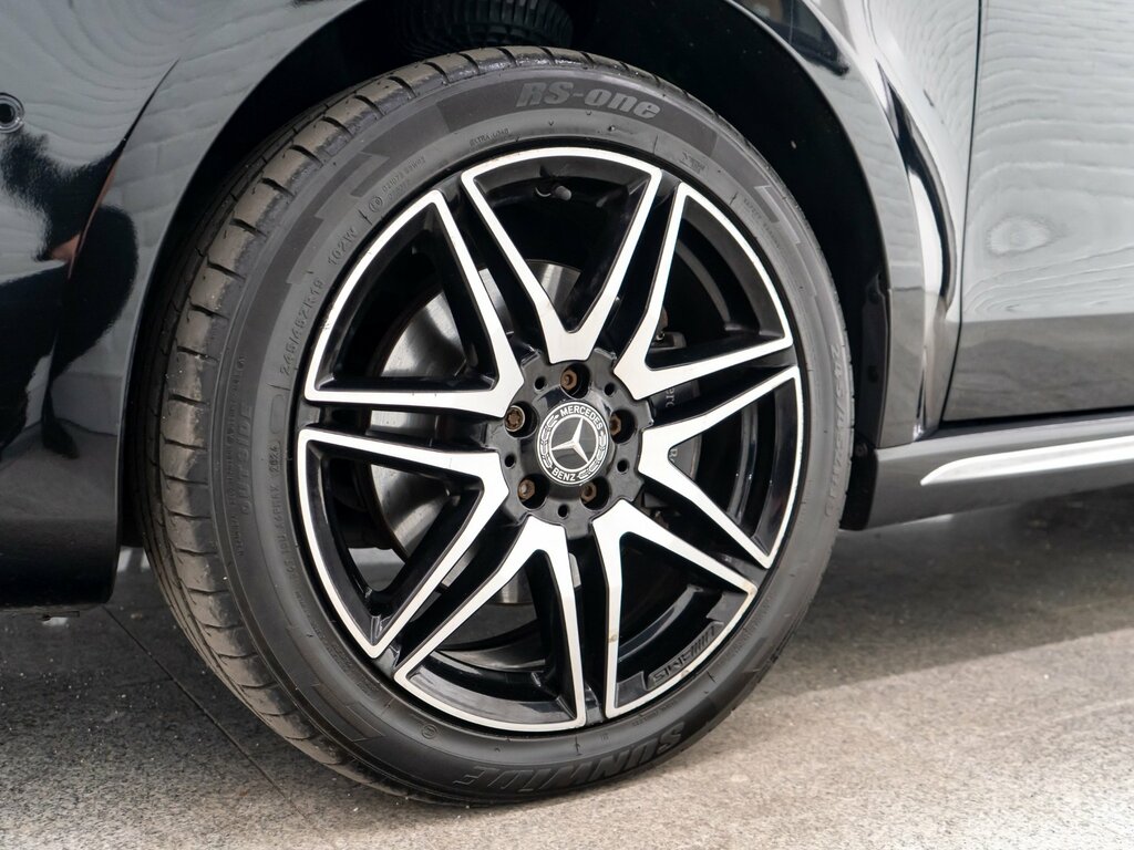 Mercedes-Benz V Class Amg Line Grey #23