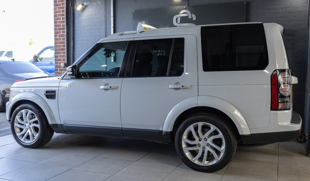 Land Rover Discovery Sdv6 Landmark White #6