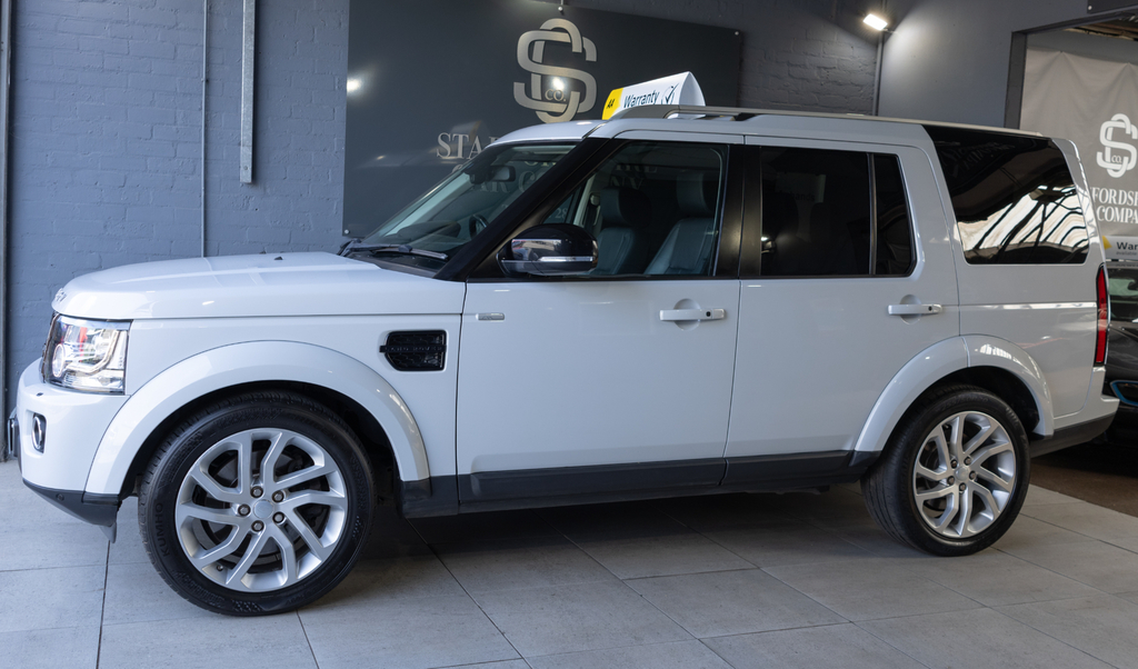 Land Rover Discovery Sdv6 Landmark White #5