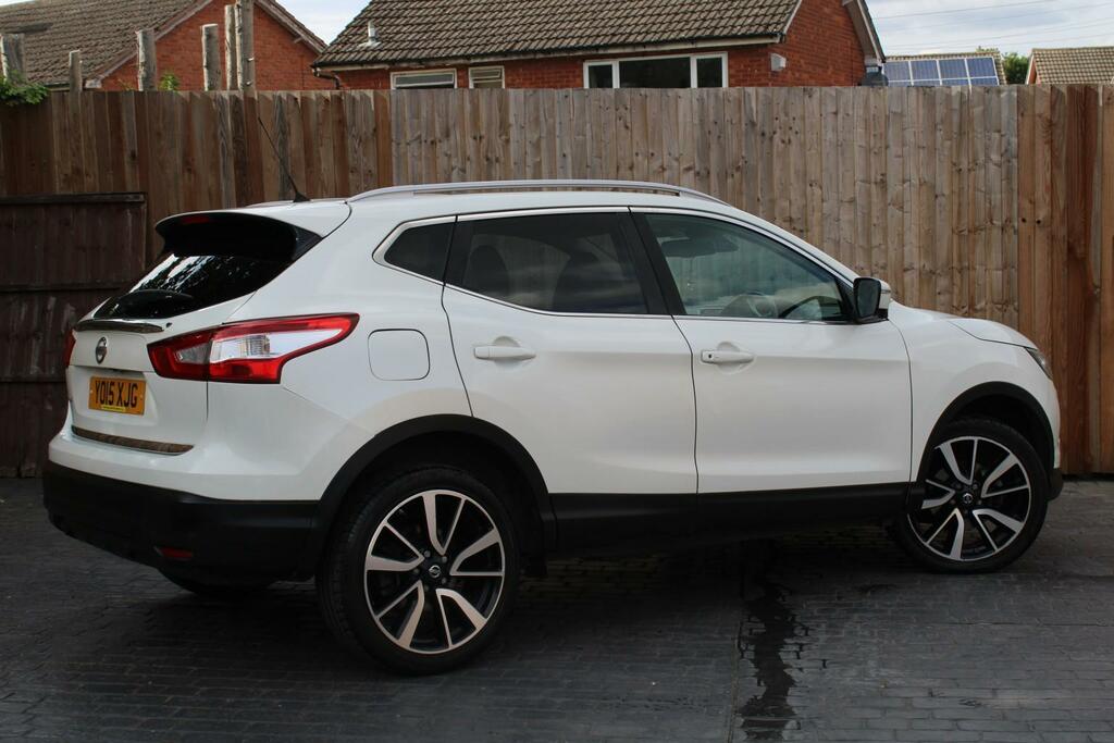 Nissan Qashqai 1.2 Dig-t Tekna 2015 White #3