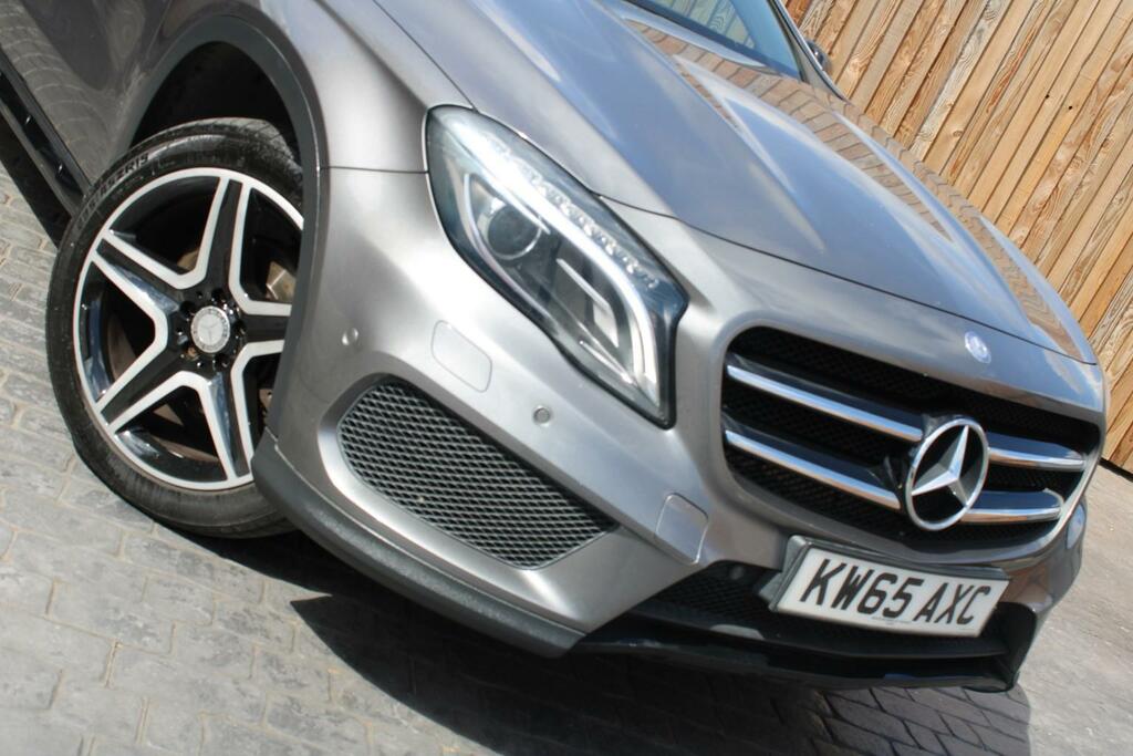 Mercedes-Benz GLA Class 2015 2.0 Gla250 Amg Line Suv 7G-dct 4Ma White #16