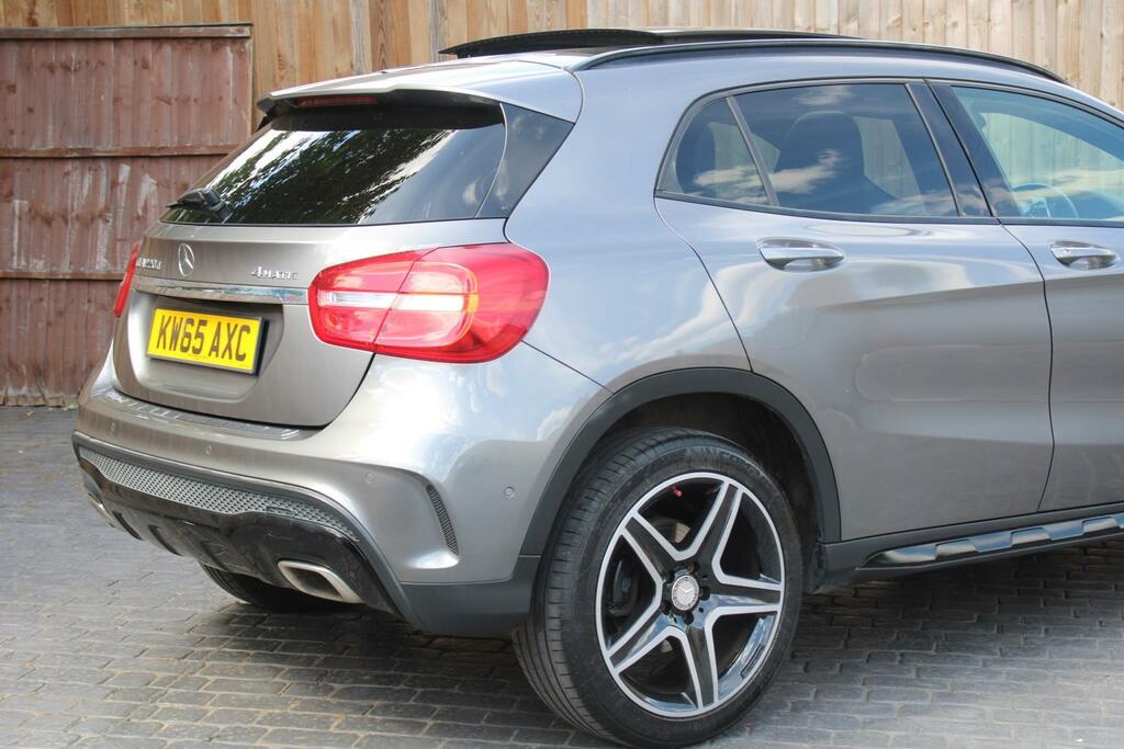 Mercedes-Benz GLA Class 2015 2.0 Gla250 Amg Line Suv 7G-dct 4Ma White #25
