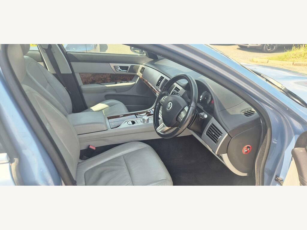 Jaguar XF 3.0 V6 Luxury Saloon Euro 4 238 P Blue #13