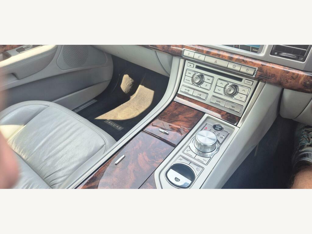 Jaguar XF 3.0 V6 Luxury Saloon Euro 4 238 P Blue #18