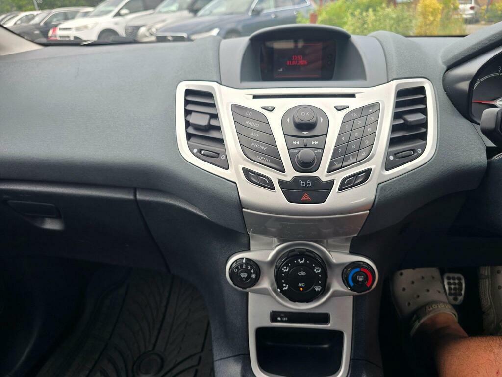 Ford Fiesta 1.2 Edge 59 Bhp White #15