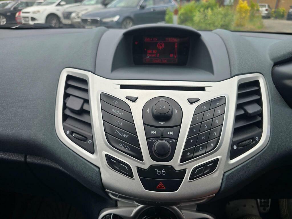 Ford Fiesta 1.2 Edge 59 Bhp White #16
