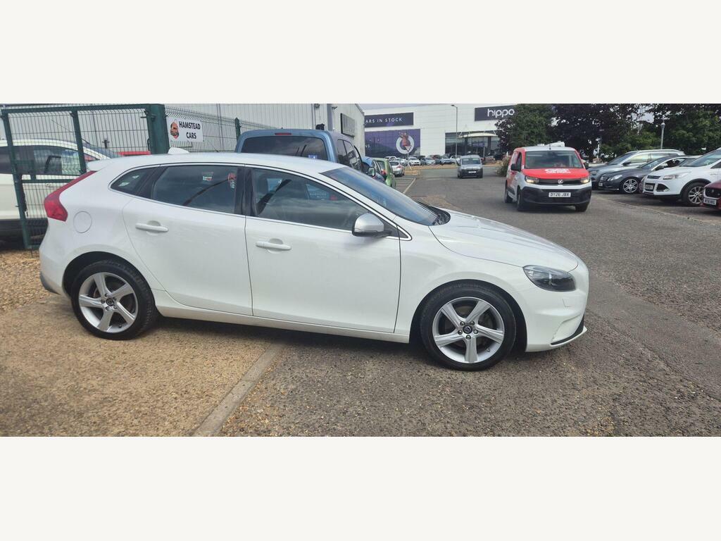 Volvo V40 2.0 D2 R-design Lux Nav Euro 6 S S White