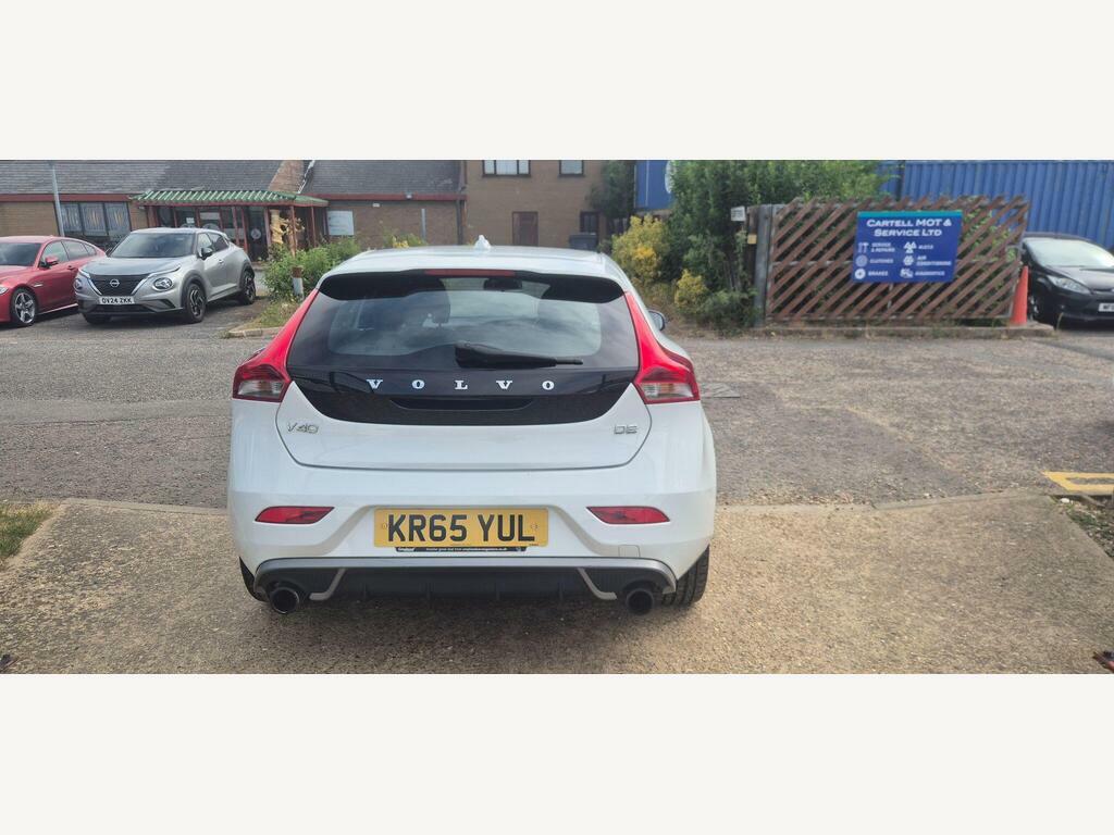 Volvo V40 2.0 D2 R-design Lux Nav Euro 6 S S White #3