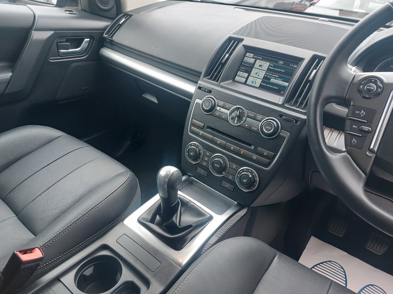 Land Rover Freelander 2.2 Td4 Black And White Suv 4Wd Black #15