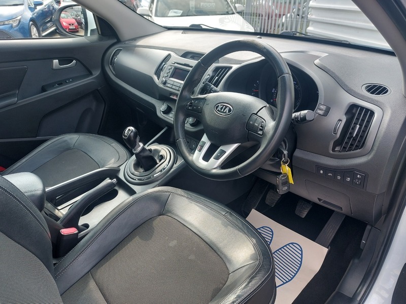Kia Sportage Crdi Ecodynamics 3 Suv White #9