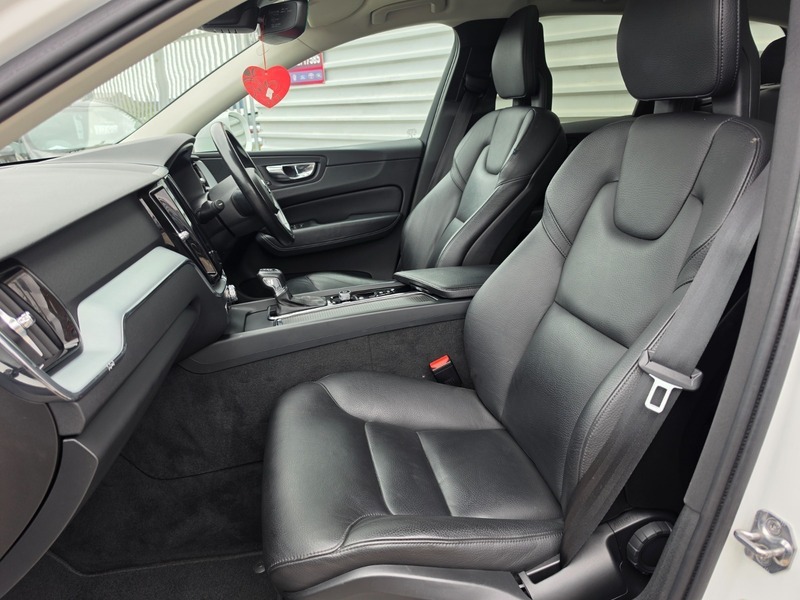 Volvo XC60 D4 Momentum Pro Awd Grey #15