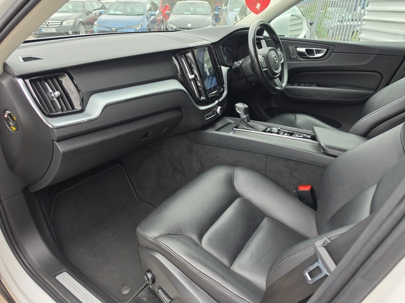 Volvo XC60 D4 Momentum Pro Awd Grey #9