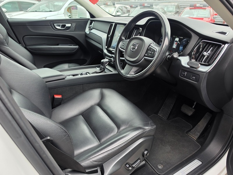 Volvo XC60 D4 Momentum Pro Awd Grey #8