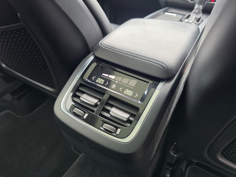 Volvo XC60 D4 Momentum Pro Awd Grey #25