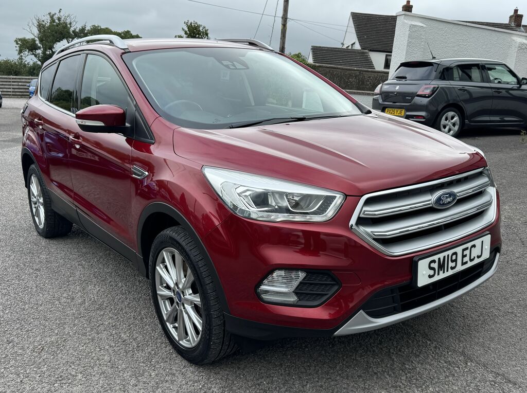 Ford Kuga 2.0 Tdci Ecoblue Titanium Edition Suv P Red