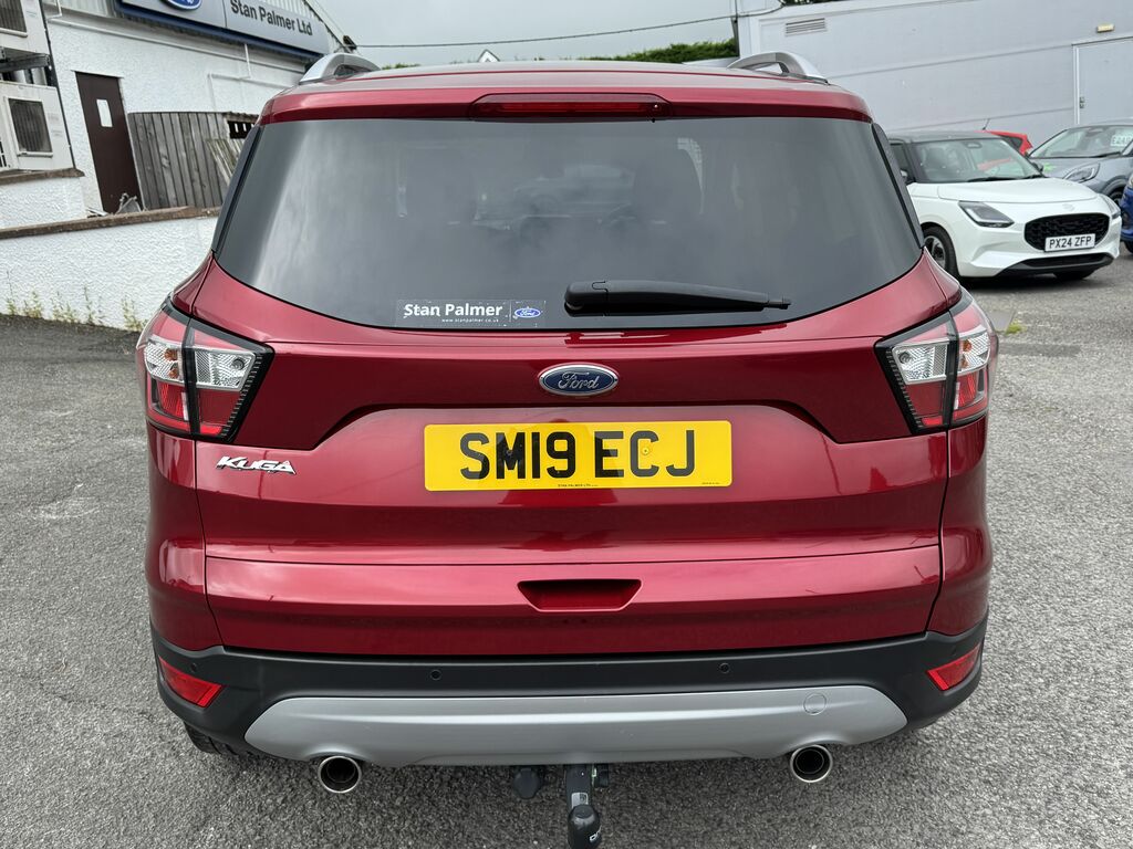 Ford Kuga 2.0 Tdci Ecoblue Titanium Edition Suv P SM19ECJ Red #4