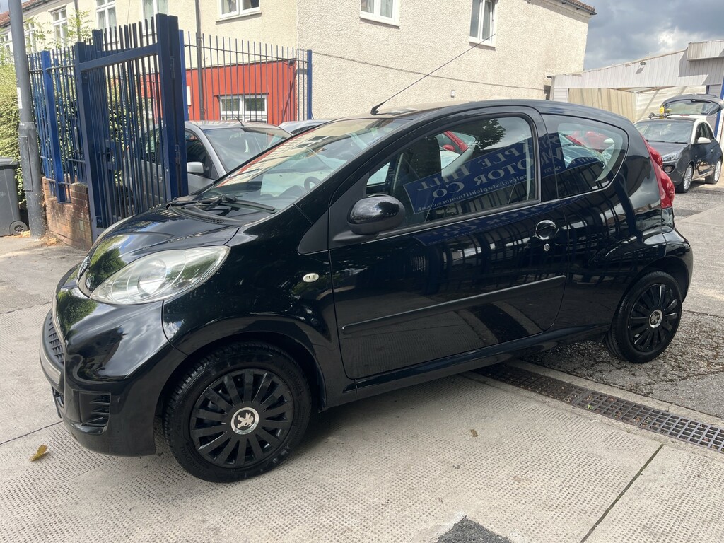 Peugeot 107 1.0 12V Urban Black #2
