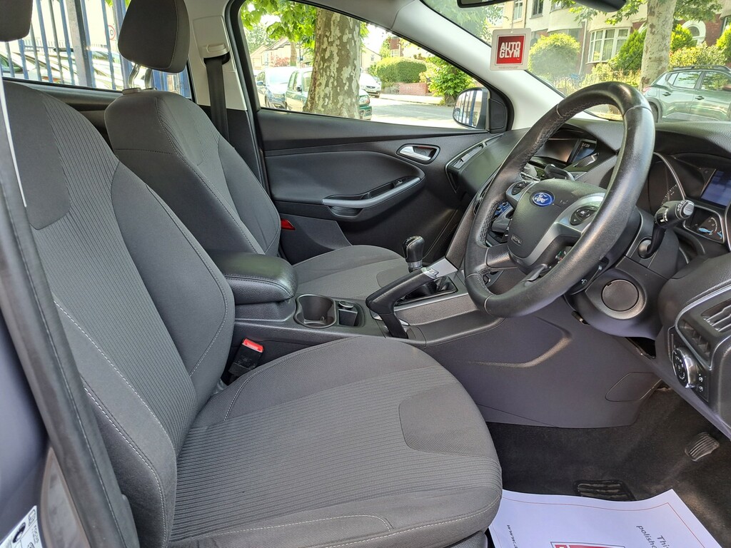 Ford Focus 1.6 Titanium Brown #4