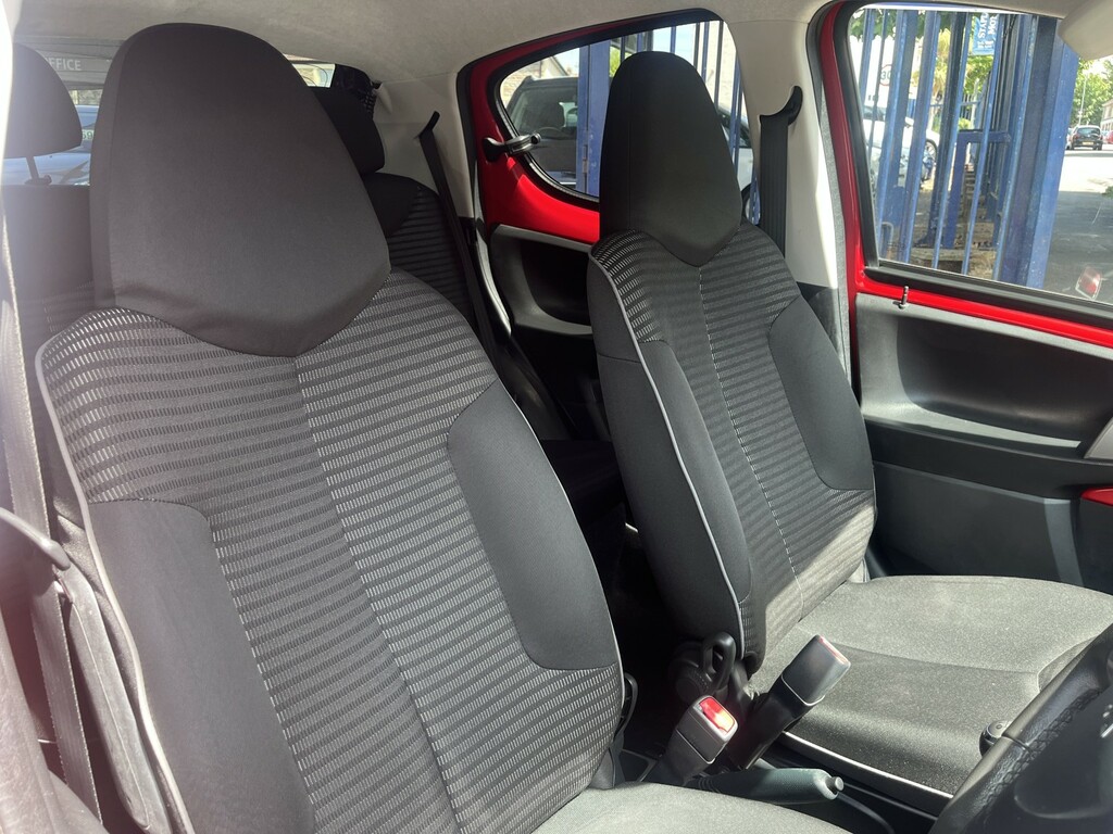 Peugeot 107 1.0 12V Allure Red #5