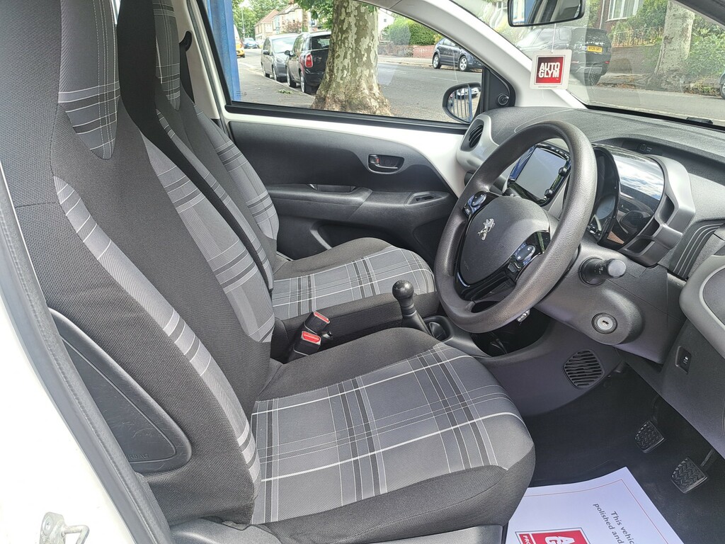 Peugeot 108 1.0 Active White #4