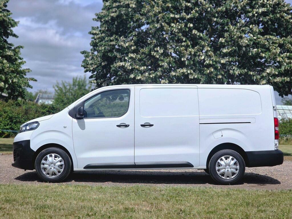 Vauxhall Vivaro 1.5 Turbo D 2900 Dynamic L2 H1 Euro 6 Ss 6Dr WG22UUX White #4