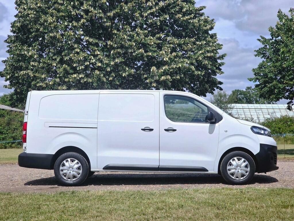Vauxhall Vivaro 1.5 Turbo D 2900 Dynamic L2 H1 Euro 6 Ss 6Dr WG22UUX White #4