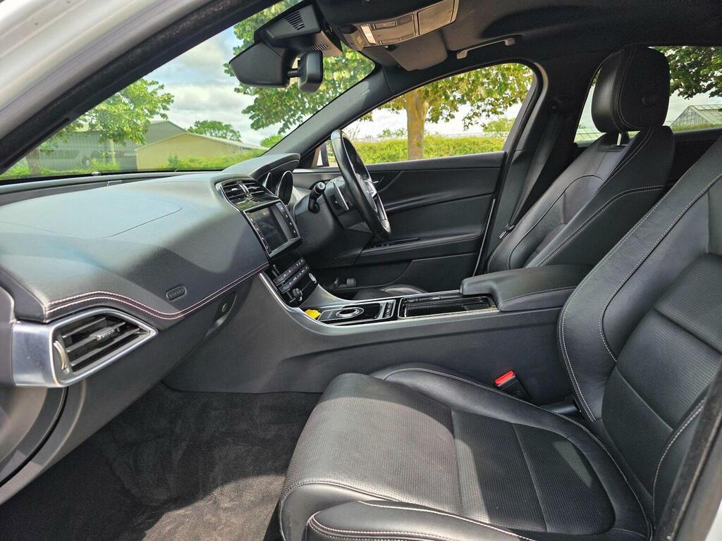 Jaguar XE 2.0D R-sport Saloon Euro 6 Ss Silver #40