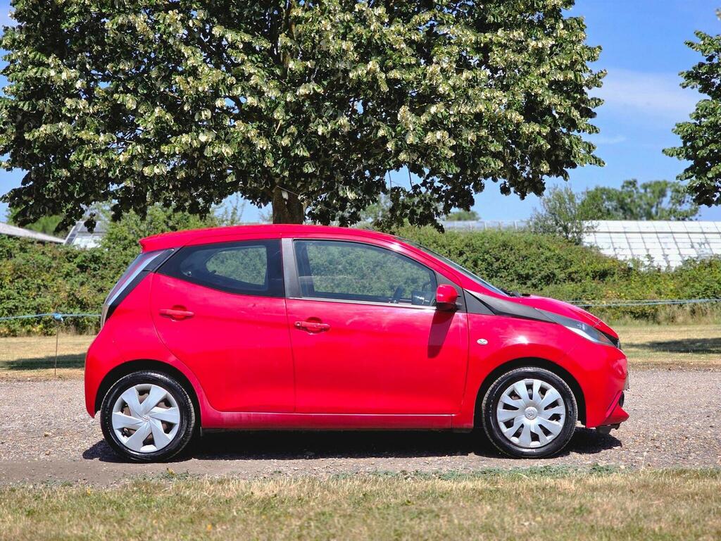 Toyota Aygo 1.0 Vvt-i X-play X-shift Euro 5 Euro 5 Red #4