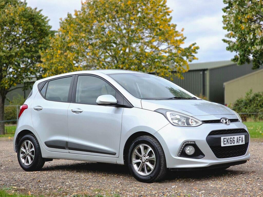 Hyundai I10 1.2 Premium Euro 6 Silver #2