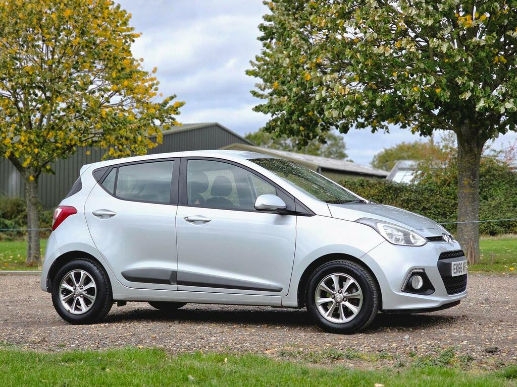Hyundai I10 1.2 Premium Euro 6 Silver #3