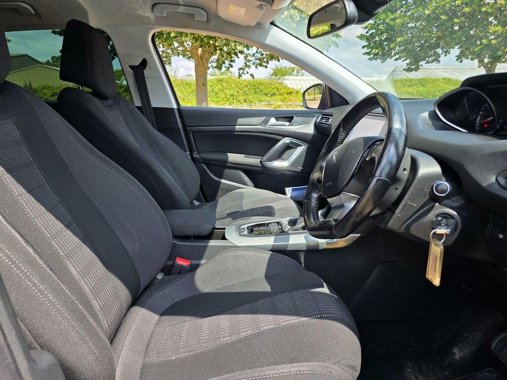 Peugeot 308 Active Red #22